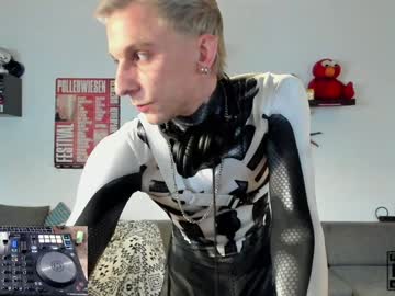 kinky_spidey - Live Performer