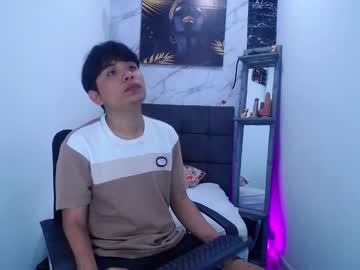 _mickey_jr, Age 18, M – Femboy & Asian - Live Performer