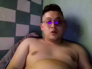 Aaron1026a, Age 27, M – Chubby & New - Live Performer