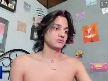 aaron_darkus - Live Performer