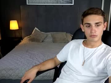 Adam_gonzalez, Age 20, M – Bigcock & 18 - Live Performer