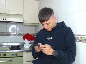 adam_hard_ - Live Performer