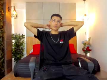 adonis_wb - Live Performer