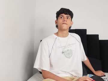Alex_mark_, Age 18, M – 18 & Bigcock - Live Performer