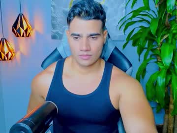 Andres_585, Age 26, M – Lovense & Master - Live Performer