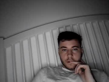Andrew2305, Age 25, M – Lovense & Uncut - Live Performer