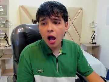 Andrewsmile_, Age 21, M – Latino & 18 - Live Performer