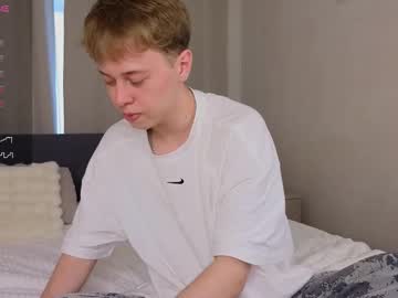 Bee_boy_, Age 19, M – New & Twink - Live Performer