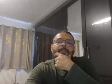 Brownassboy979109, Age 27, M – Bigass & Hairy - Live Performer