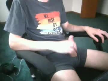 Chrislikesdick1, M – Horny & 18 - Live Performer