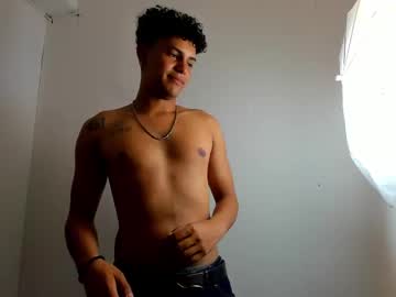 Crespo19, Age 22, M – Ebony & 18 - Live Performer