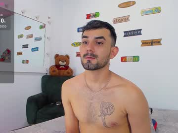 Cris_stone, Age 27, M – Lovense & Cum - Live Performer