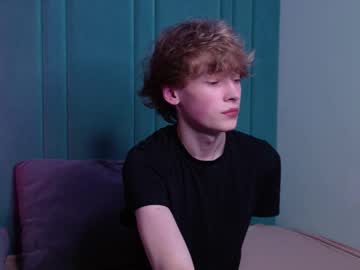 Curlytwinkboy, Age 19, M – C2c & Gay - Live Performer