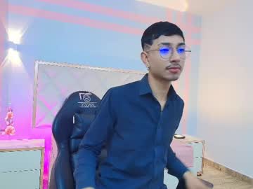cyrus_tay - Live Performer