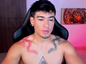 Damian_fit, Age 23, M – Lovense & Cum - Live Performer