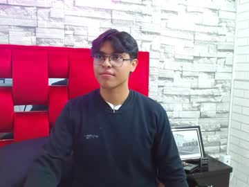 Damian_stonne, M – 18 & Femboy - Live Performer