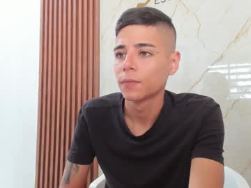 danielsanta_18 - Live Performer