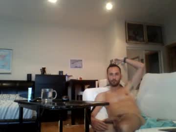 djhdeh32's Profile Image