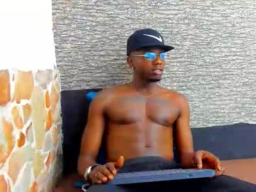 Douglas_099, Age 25, M – Bigcock & Ebony - Live Performer