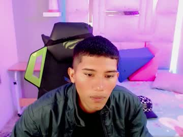 Ds_3, Age 19, M – Bigcock & Cum - Live Performer