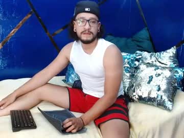 ethan_w7 - Live Performer