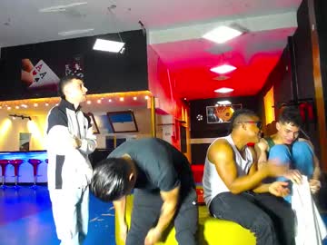 extrangers - Live Performer