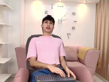 ezra_storm - Live Performer