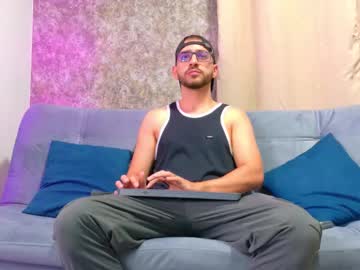 Gio_dantt, Age 27, M – Hairy & Master - Live Performer