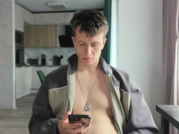 happyboyforu18 - Live Performer