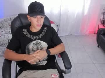 Haydenn_boy, Age 20, M – Latino & 18 - Live Performer