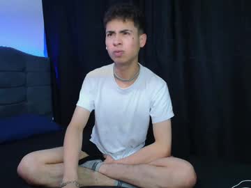 Hellcat_xx, Age 19, M – Straight & Bigcock - Live Performer