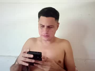 Jhon_0511, Age 21, M – Lovense & Cumshow - Live Performer
