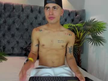 Jowell_henao, Age 24, M – Bigcock & Cum - Live Performer