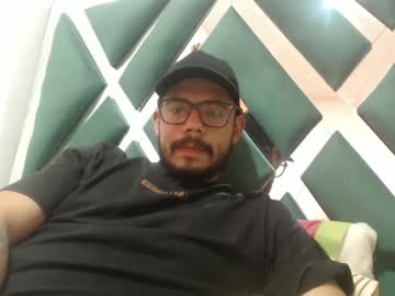 Juanfe_style, Age 25, M – Cum & Glasses - Live Performer