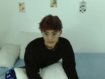 Juliansexweb, Age 19, M – Latino & 18 - Live Performer