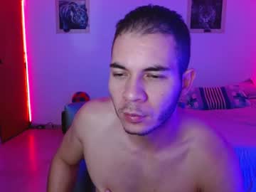 Kevinnass1, Age 26, M – Latina & Muscle - Live Performer