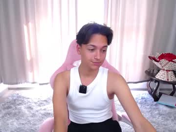 Kitty_boy246, Age 18, M – New & Bigcock - Live Performer