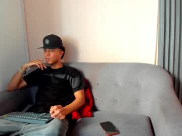 La_g15, Age 20, M – Bigcock & Cum - Live Performer
