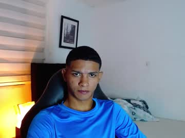Logan_military, Age 25, M – Cum & Athletic - Live Performer