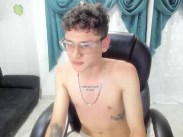 Loogan_boyy, Age 19, M – Asian & Feets - Live Performer