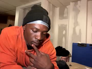 lyricallucky - Live Performer