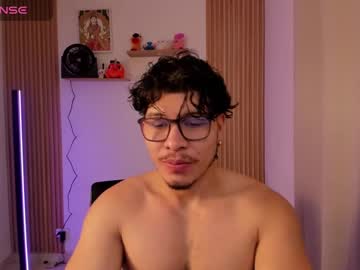 Maxifit_, Age 20, M – Lovense & Bigcock - Live Performer