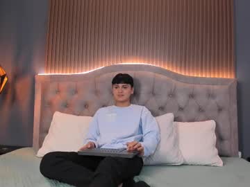 Maxii18_, Age 18, M – Twink & Cum - Live Performer