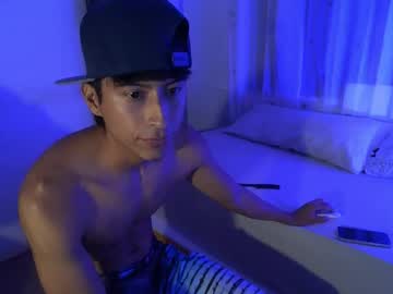 Maximofx_, M – 18 & Muscles - Live Performer
