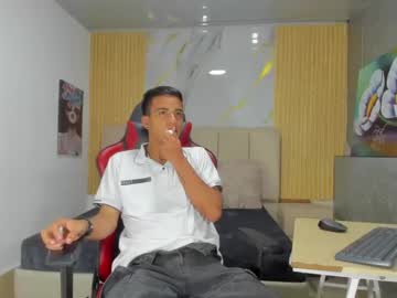 maximoogray - Live Performer