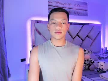 nicolas_reyes_ - Live Performer