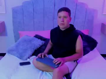 Noah_chapman, Age 21, M – Bigcock & Anal - Live Performer