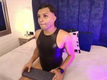Nohatoch, Age 23, M – Femboy & Uncut - Live Performer