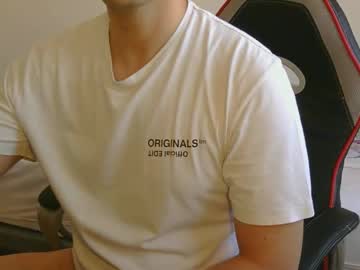 Noxnol, Age 27, M – Muscle & New - Live Performer