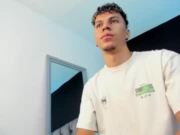 Oliverr_ray, Age 21, M – Feet & Slim - Live Performer